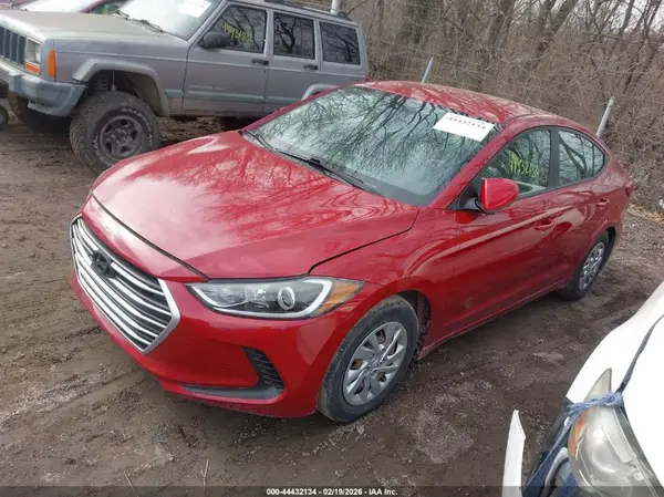 KMHD74LF4JU606945 2018 HYUNDAI ELANTRA - Image 2
