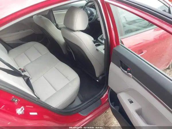 KMHD74LF4JU606945 2018 HYUNDAI ELANTRA - Image 8