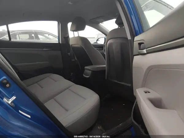 KMHD74LF4JU607545 2018 HYUNDAI ELANTRA - Image 8