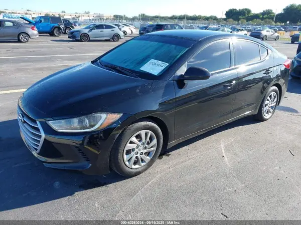 KMHD74LF4JU610588 2018 HYUNDAI ELANTRA - Image 2