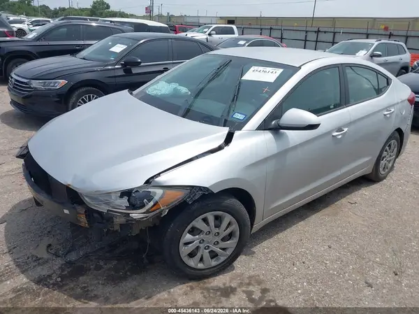 KMHD74LF4JU614799 2018 HYUNDAI ELANTRA - Image 2