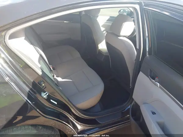 KMHD74LF4KU783058 2019 HYUNDAI ELANTRA - Image 8