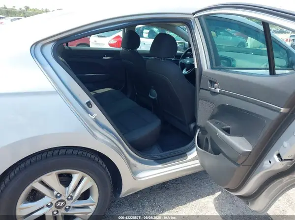 KMHD74LF4LU016635 2020 HYUNDAI ELANTRA - Image 8