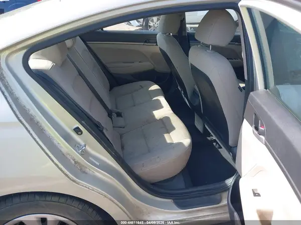 KMHD74LF5HU071408 2017 HYUNDAI ELANTRA - Image 8