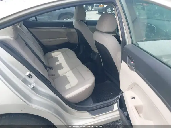 KMHD74LF5HU072543 2017 HYUNDAI ELANTRA - Image 8