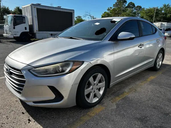 KMHD74LF5HU074275 2017 HYUNDAI ELANTRA - Image 2