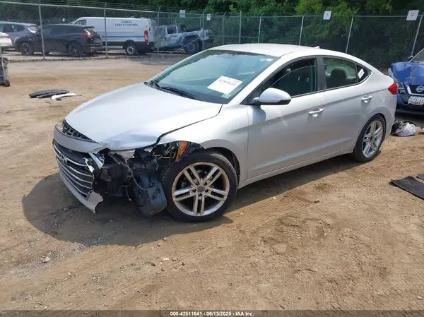 KMHD74LF5HU075281 2017 HYUNDAI ELANTRA - Image 2