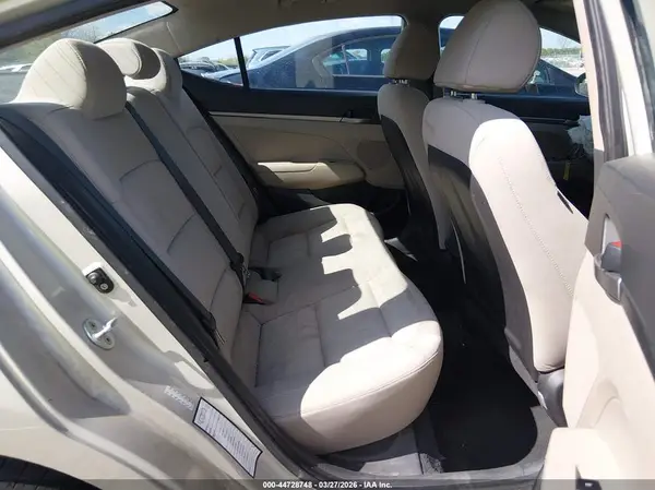 KMHD74LF5HU076902 2017 HYUNDAI ELANTRA - Image 8