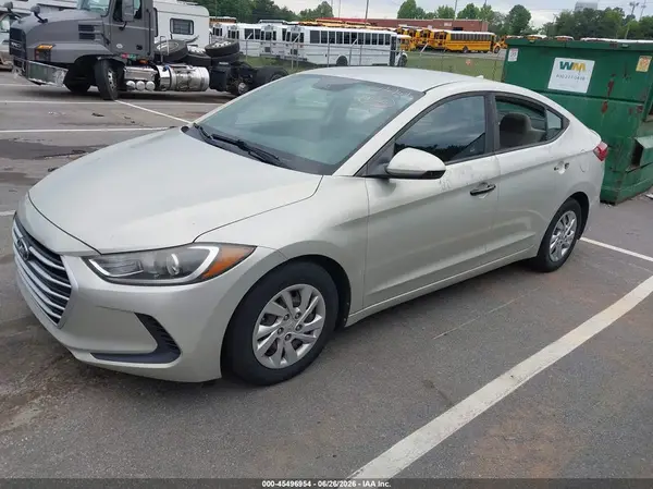 KMHD74LF5HU082098 2017 HYUNDAI ELANTRA - Image 2