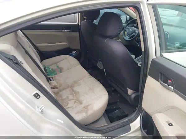 KMHD74LF5HU082098 2017 HYUNDAI ELANTRA - Image 8