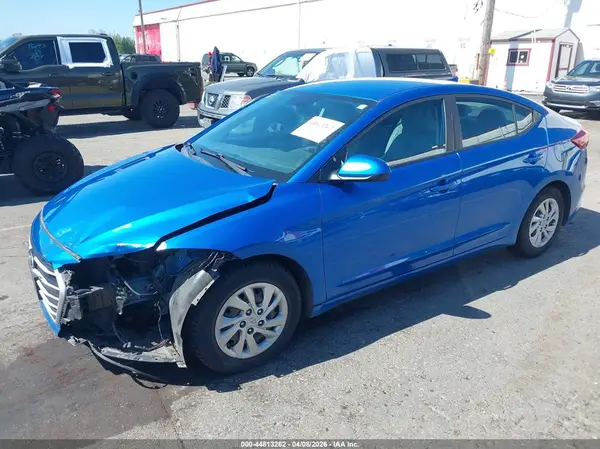 KMHD74LF5HU082621 2017 HYUNDAI ELANTRA - Image 2