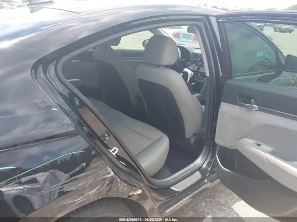 KMHD74LF5HU090492 2017 HYUNDAI ELANTRA - Image 8