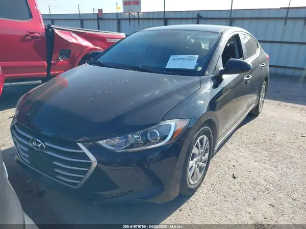 KMHD74LF5HU091867 2017 HYUNDAI ELANTRA - Image 2