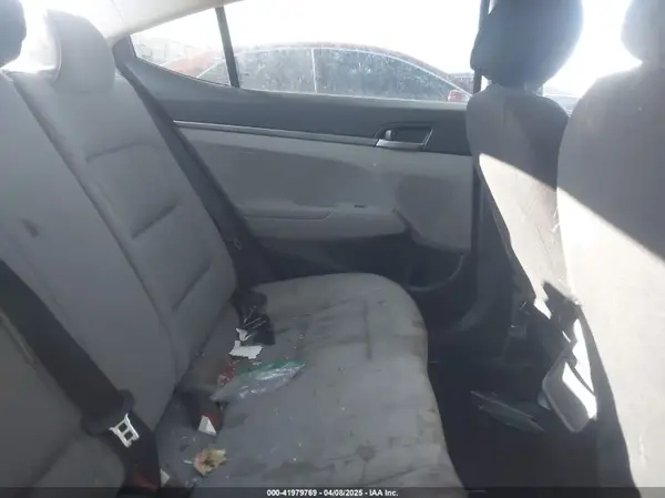 KMHD74LF5HU091867 2017 HYUNDAI ELANTRA - Image 8