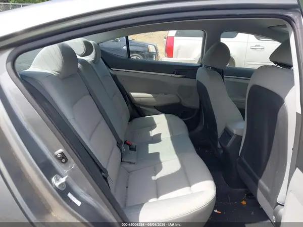KMHD74LF5HU114256 2017 HYUNDAI ELANTRA - Image 8