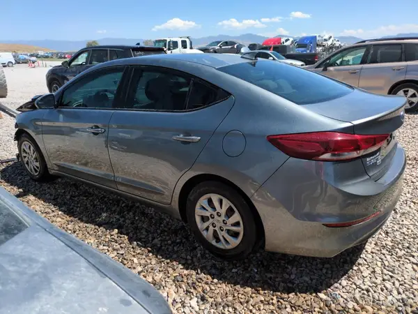 KMHD74LF5HU121417 2017 HYUNDAI ELANTRA - Image 2