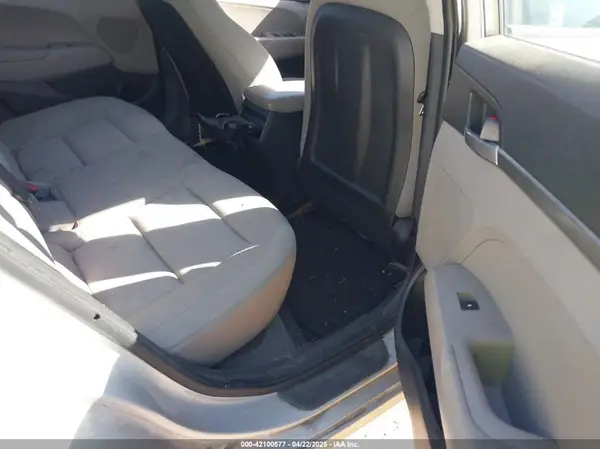 KMHD74LF5HU127363 2017 HYUNDAI ELANTRA - Image 8