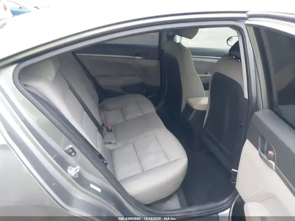 KMHD74LF5HU152537 2017 HYUNDAI ELANTRA - Image 8