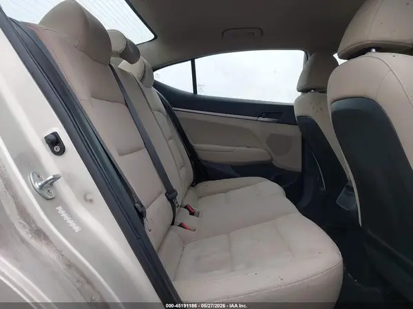 KMHD74LF5HU218178 2017 HYUNDAI ELANTRA - Image 8