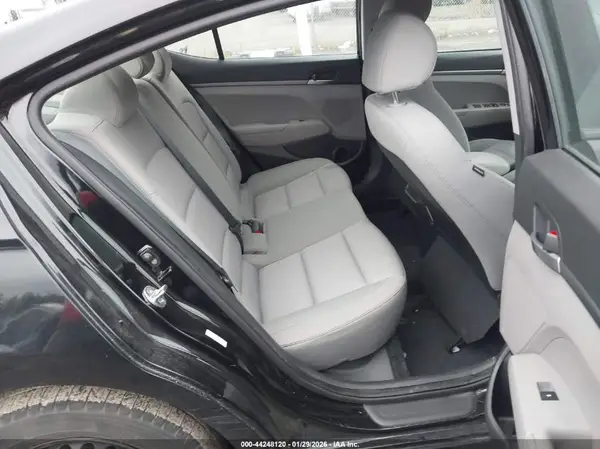 KMHD74LF5HU303330 2017 HYUNDAI ELANTRA - Image 8