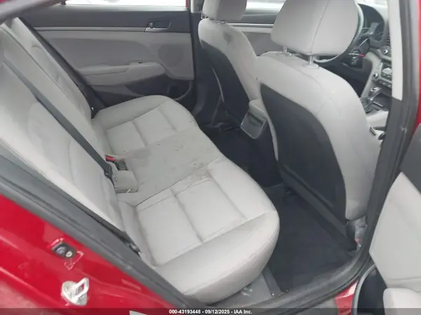 KMHD74LF5HU304218 2017 HYUNDAI ELANTRA - Image 8