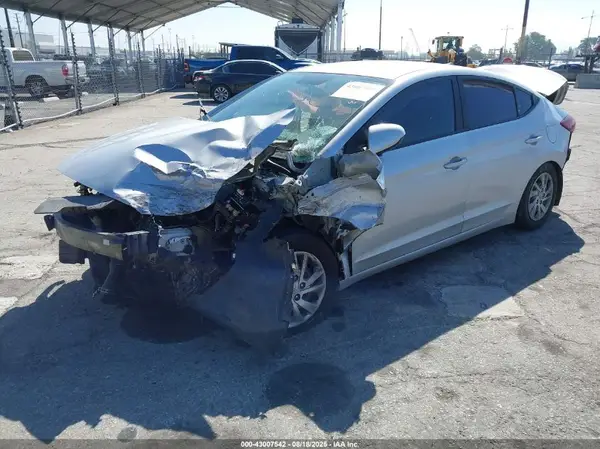 KMHD74LF5HU326820 2017 HYUNDAI ELANTRA - Image 2