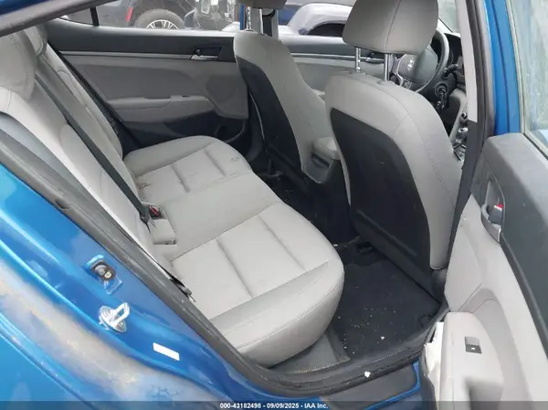 KMHD74LF5HU367450 2017 HYUNDAI ELANTRA - Image 8