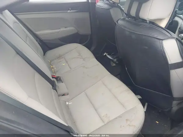 KMHD74LF5HU397502 2017 HYUNDAI ELANTRA - Image 8
