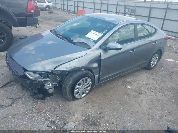 KMHD74LF5HU403878 2017 HYUNDAI ELANTRA - Image 2