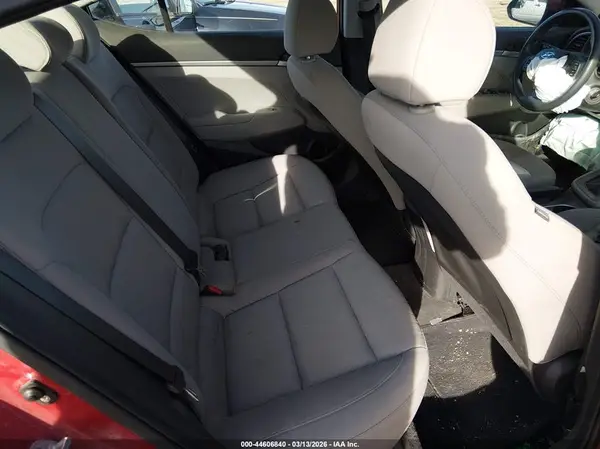 KMHD74LF5JU449569 2018 HYUNDAI ELANTRA - Image 8