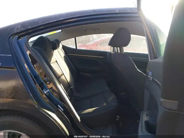 KMHD74LF5JU455579 2018 HYUNDAI ELANTRA - Image 8