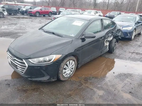 KMHD74LF5JU467800 2018 HYUNDAI ELANTRA - Image 2