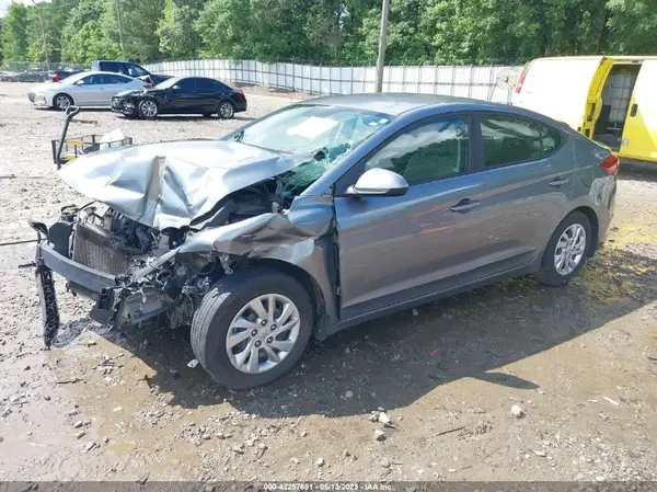 KMHD74LF5JU471233 2018 HYUNDAI ELANTRA - Image 2