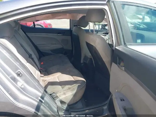 KMHD74LF5JU471233 2018 HYUNDAI ELANTRA - Image 8