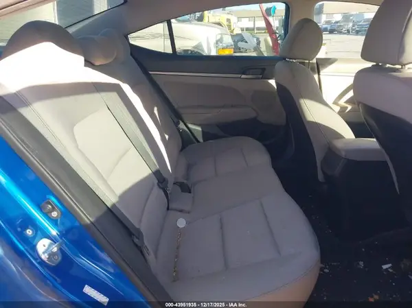 KMHD74LF5JU613449 2018 HYUNDAI ELANTRA - Image 8