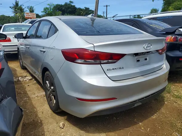 KMHD74LF5JU630476 2018 HYUNDAI ELANTRA - Image 2