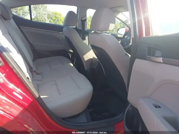 KMHD74LF5JU685607 2018 HYUNDAI ELANTRA - Image 8