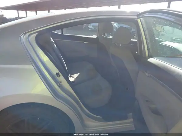 KMHD74LF5KU756984 2019 HYUNDAI ELANTRA - Image 8