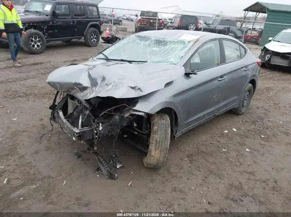KMHD74LF5KU882553 2019 HYUNDAI ELANTRA - Image 2