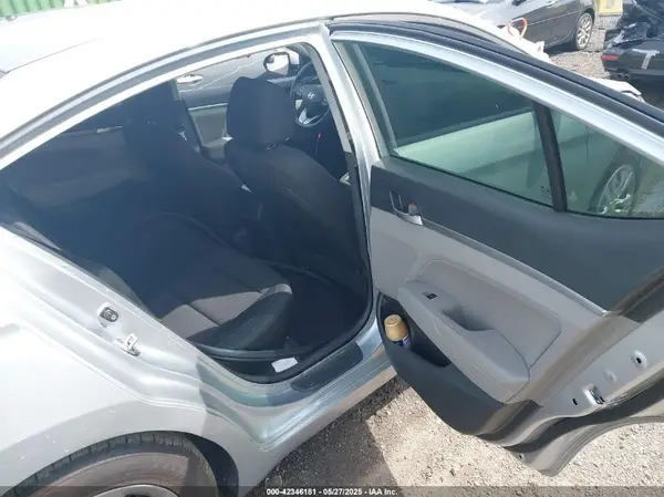 KMHD74LF5LU927590 2020 HYUNDAI ELANTRA - Image 8