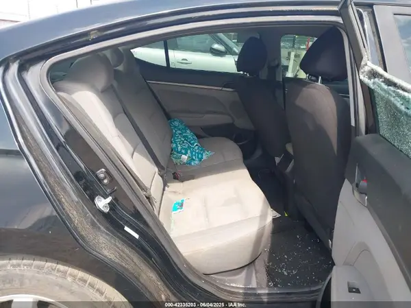 KMHD74LF6HU067321 2017 HYUNDAI ELANTRA - Image 8