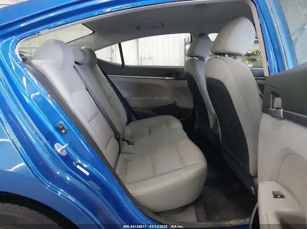 KMHD74LF6HU082711 2017 HYUNDAI ELANTRA - Image 8