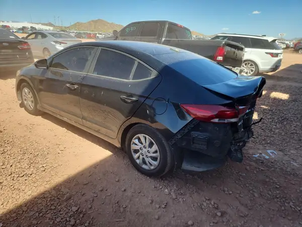 KMHD74LF6HU086497 2017 HYUNDAI ELANTRA - Image 2