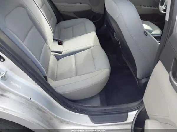 KMHD74LF6HU095457 2017 HYUNDAI ELANTRA - Image 8