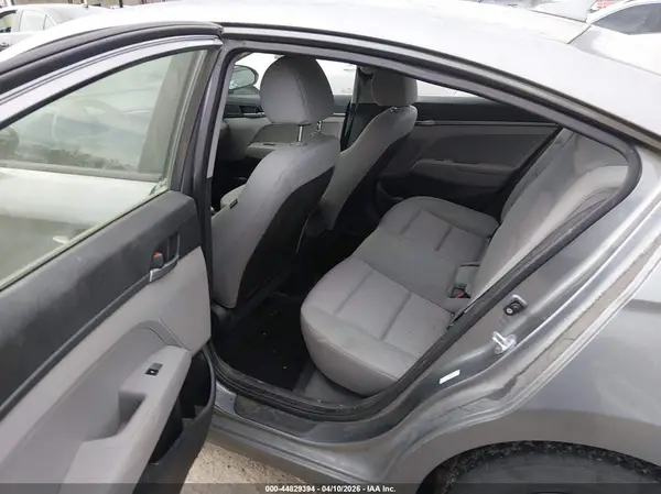 KMHD74LF6HU095555 2017 HYUNDAI ELANTRA - Image 8