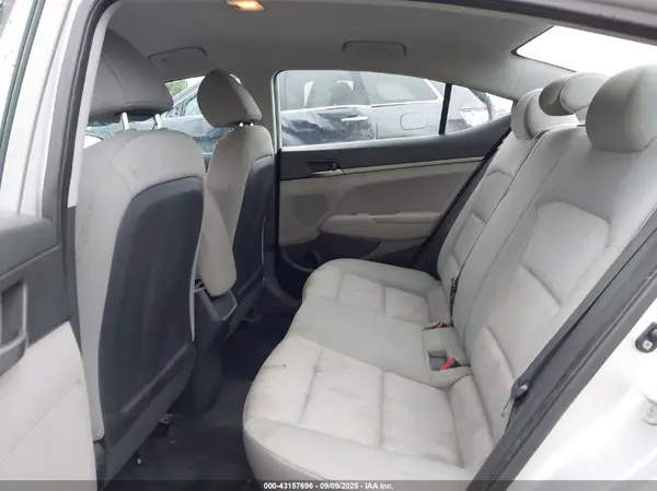 KMHD74LF6HU097516 2017 HYUNDAI ELANTRA - Image 8