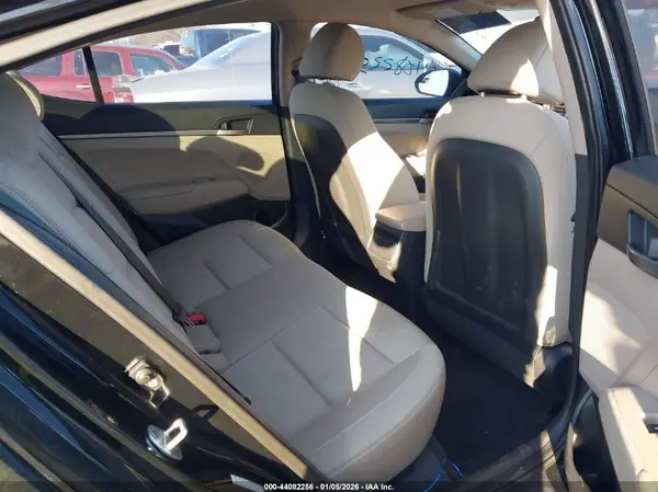 KMHD74LF6HU117442 2017 HYUNDAI ELANTRA - Image 8
