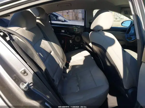 KMHD74LF6HU164535 2017 HYUNDAI ELANTRA - Image 8