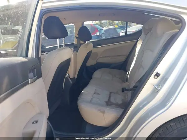 KMHD74LF6HU303949 2017 HYUNDAI ELANTRA - Image 8