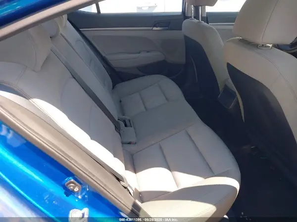 KMHD74LF6HU314871 2017 HYUNDAI ELANTRA - Image 8